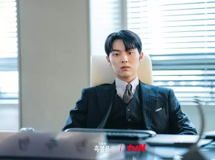 Этот парень – чёрный огненный дракон (2025) через торрент скачать Этот парень – чёрный огненный дракон (2025) сериал через торрент скачать