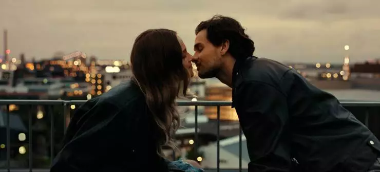 Все оттенки красного (2025) через торрент бесплатно Все оттенки красного (2025) фильм через торрент бесплатно