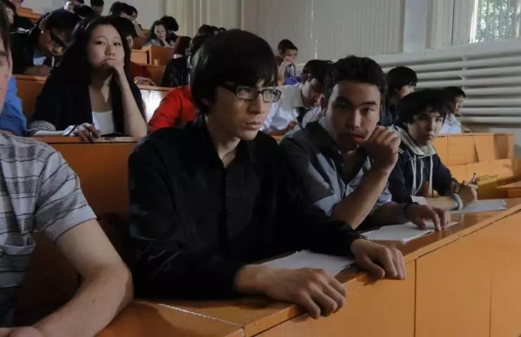 Студент (2012) через торрент скачать Студент (2012) фильм через торрент скачать