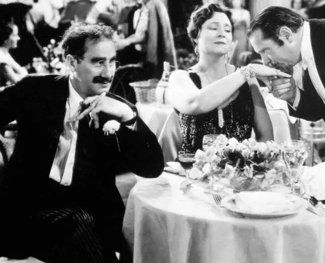 Вечер в опере (1935) через торрент скачать Вечер в опере (1935) фильм через торрент скачать