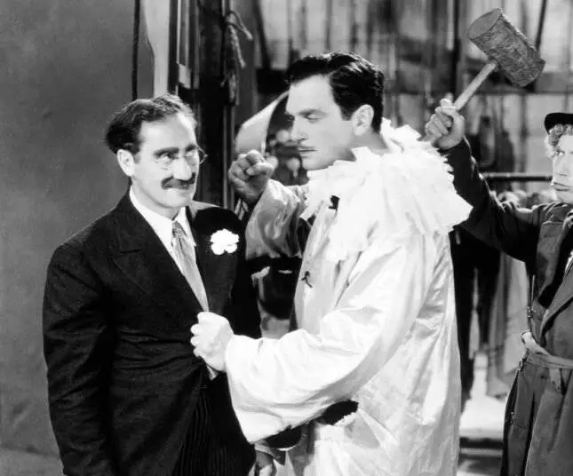 Вечер в опере (1935) в хорошем качестве через торрент Вечер в опере (1935) фильм в хорошем качестве через торрент