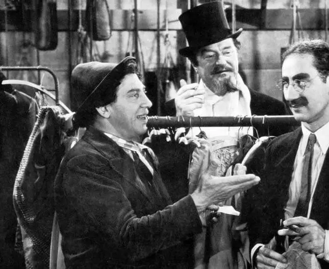 Вечер в опере (1935) через торрент бесплатно Вечер в опере (1935) фильм через торрент бесплатно