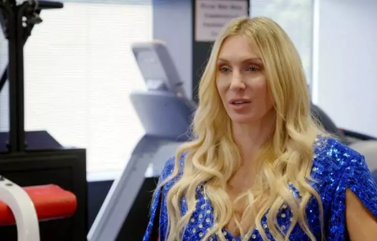 Дерись как девчонка (2020) через торрент скачать Дерись как девчонка (2020) сериал через торрент скачать