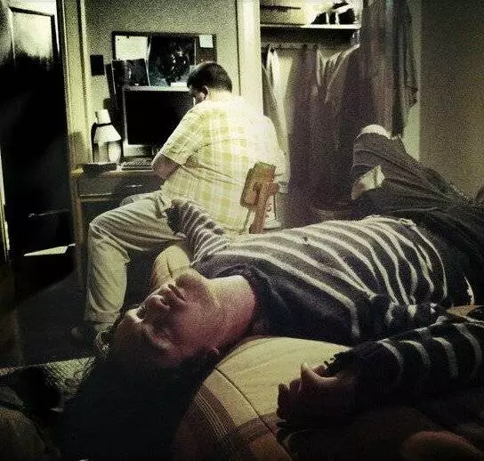 Миром правит толстый мальчик (2012) через торрент скачать Миром правит толстый мальчик (2012) фильм через торрент скачать