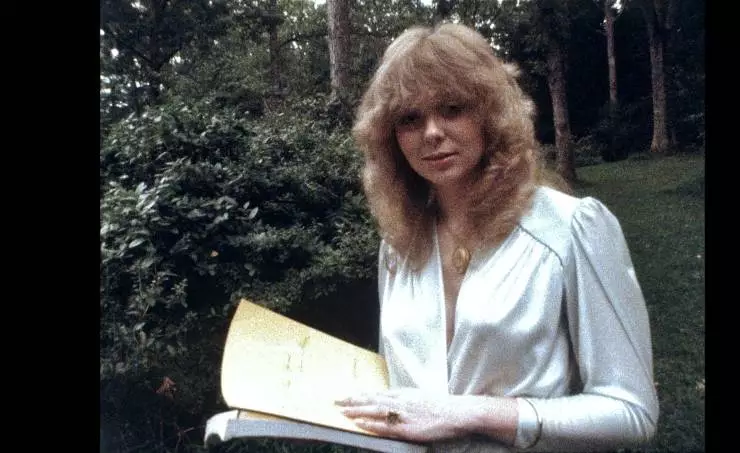 Таблоид (2010) через торрент скачать Таблоид (2010) фильм через торрент скачать