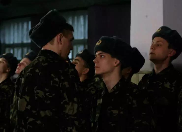 Игры в солдатики (2007) через торрент скачать Игры в солдатики (2007) фильм через торрент скачать