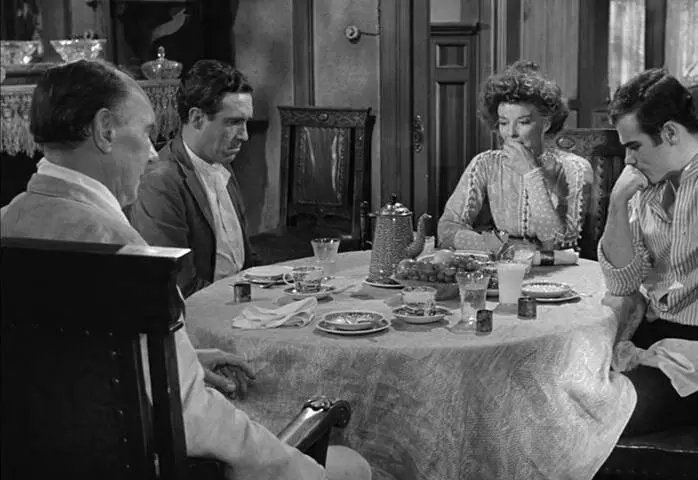 Долгий день уходит в ночь (1962) в хорошем качестве через торрент Долгий день уходит в ночь (1962) фильм в хорошем качестве через торрент