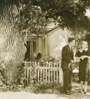 Ничего святого (1937) через торрент бесплатно Ничего святого (1937) фильм через торрент бесплатно