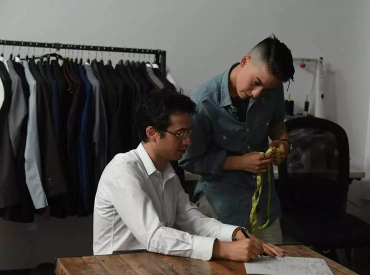 Не просто костюм (2016) через торрент бесплатно Не просто костюм (2016) фильм через торрент бесплатно