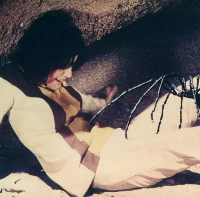 Планета динозавров (1977) через торрент скачать Планета динозавров (1977) фильм через торрент скачать