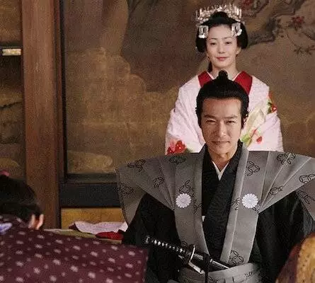 Замок скрещенных судеб (2012) через торрент скачать Замок скрещенных судеб (2012) фильм через торрент скачать