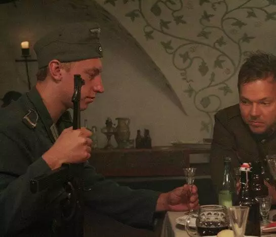 Танец на троих (2011) через торрент бесплатно Танец на троих (2011) фильм через торрент бесплатно