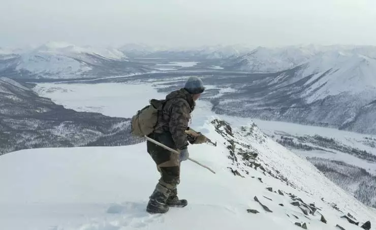 Когда тает снег (2021) через торрент скачать Когда тает снег (2021) фильм через торрент скачать