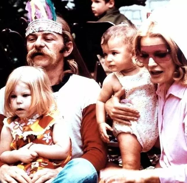 Минни и Московитц (1971) через торрент бесплатно Минни и Московитц (1971) фильм через торрент бесплатно