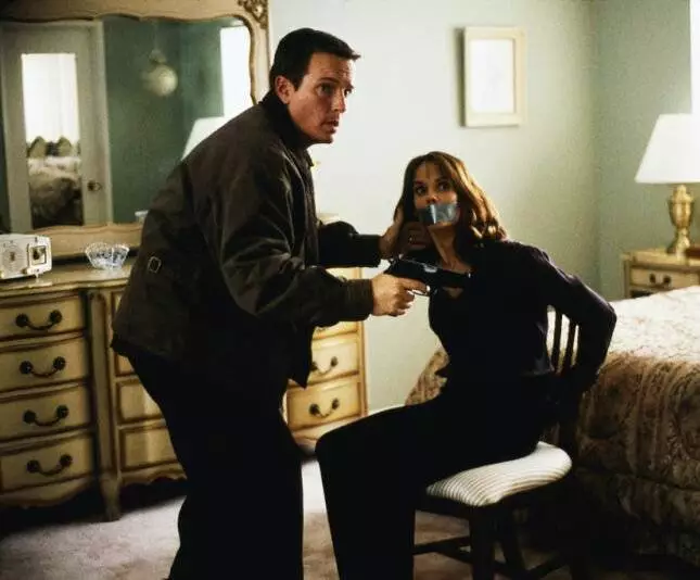 Лицом к лицу с врагом (2001) через торрент бесплатно Лицом к лицу с врагом (2001) фильм через торрент бесплатно