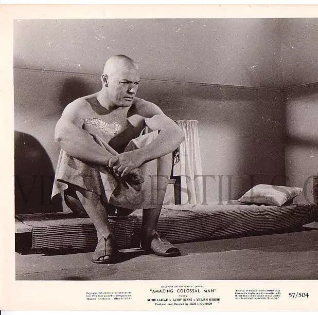 Невероятно огромный человек (1957) через торрент бесплатно Невероятно огромный человек (1957) фильм через торрент бесплатно