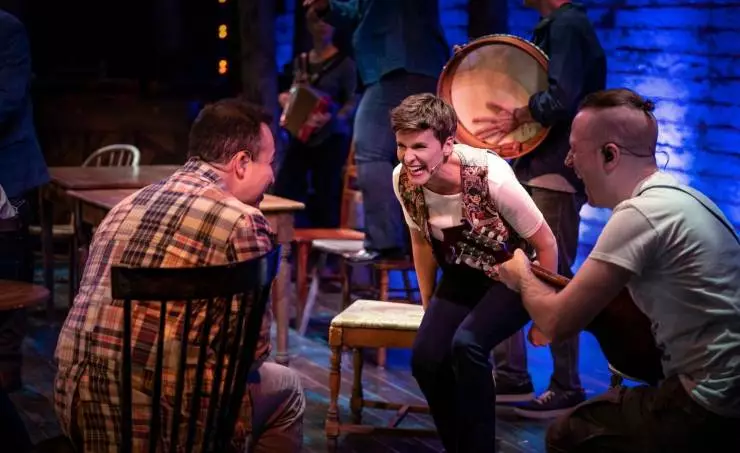 Гости издалека (2021) через торрент бесплатно Гости издалека (2021) фильм через торрент бесплатно