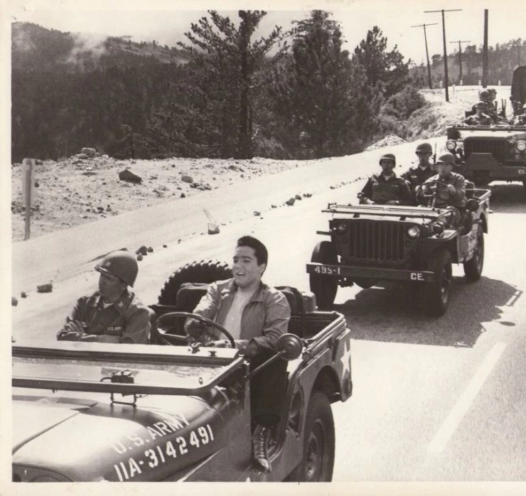 Целуя кузин (1964) через торрент бесплатно Целуя кузин (1964) фильм через торрент бесплатно