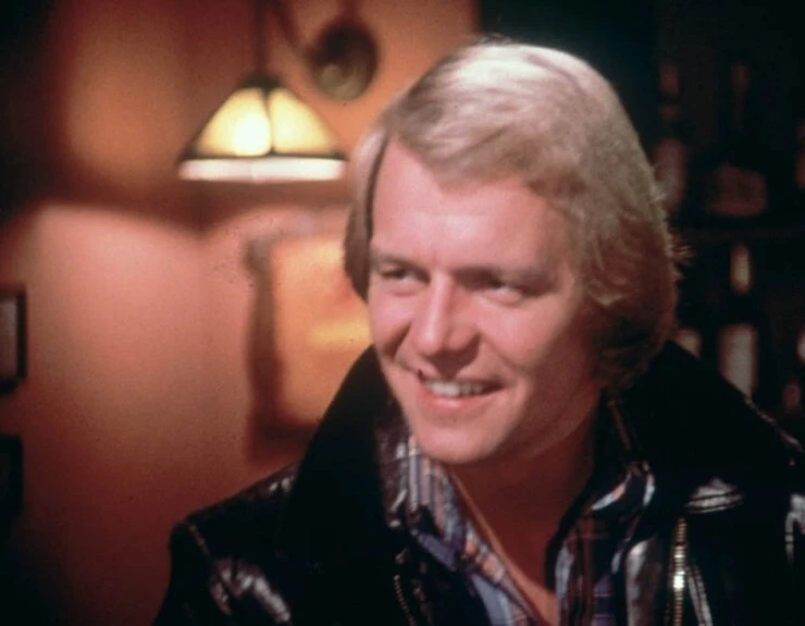 Старски и Хатч (1975) через торрент скачать Старски и Хатч (1975) сериал через торрент скачать