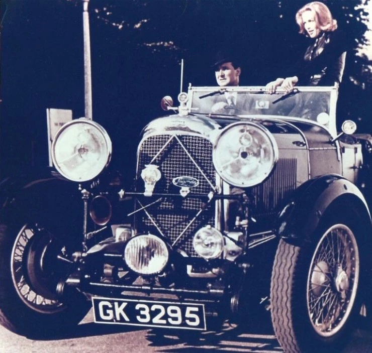 Мстители (1961) через торрент бесплатно Мстители (1961) сериал через торрент бесплатно