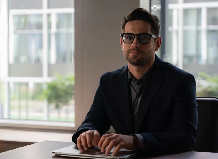 Омар в большом кино (2024) через торрент скачать Омар в большом кино (2024) фильм через торрент скачать