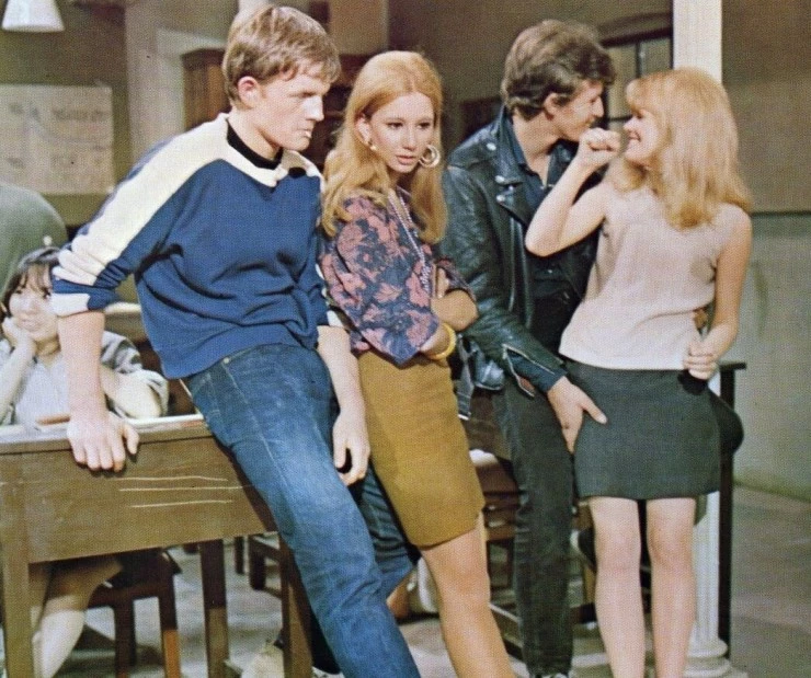 Учителю, с любовью (1967) через торрент бесплатно Учителю, с любовью (1967) фильм через торрент бесплатно