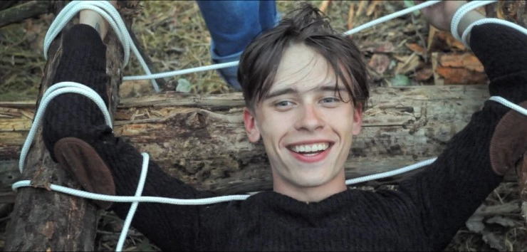 Лесом (2017) через торрент скачать Лесом (2017) фильм через торрент скачать