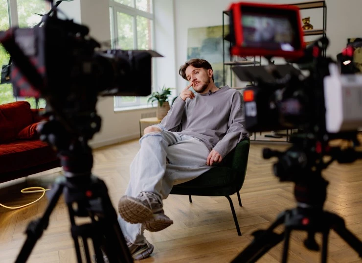 Со всеми бывает (2024) в хорошем качестве через торрент Со всеми бывает (2024) сериал в хорошем качестве через торрент