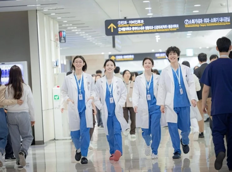 Соседская мудрость (2025) через торрент скачать Соседская мудрость (2025) сериал через торрент скачать