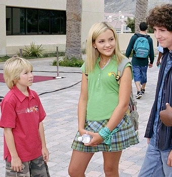 Зоуи 101 (2005) в хорошем качестве через торрент Зоуи 101 (2005) сериал в хорошем качестве через торрент