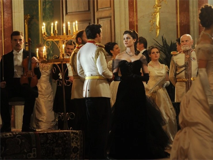 Анна Каренина (2013) в хорошем качестве через торрент Анна Каренина (2013) сериал в хорошем качестве через торрент