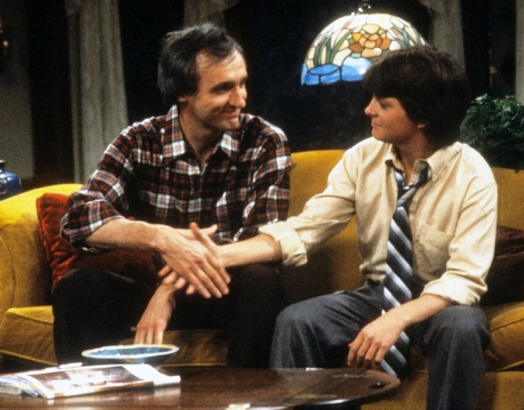 Семейные узы (1982) в хорошем качестве через торрент Семейные узы (1982) сериал в хорошем качестве через торрент