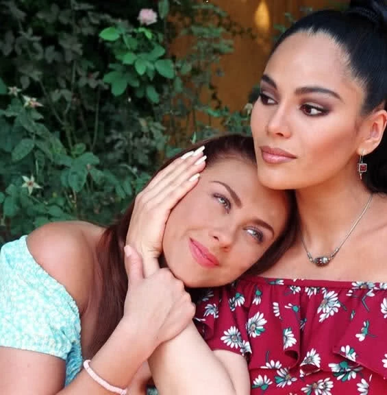 Обними меня крепче (2000) через торрент бесплатно Обними меня крепче (2000) сериал через торрент бесплатно