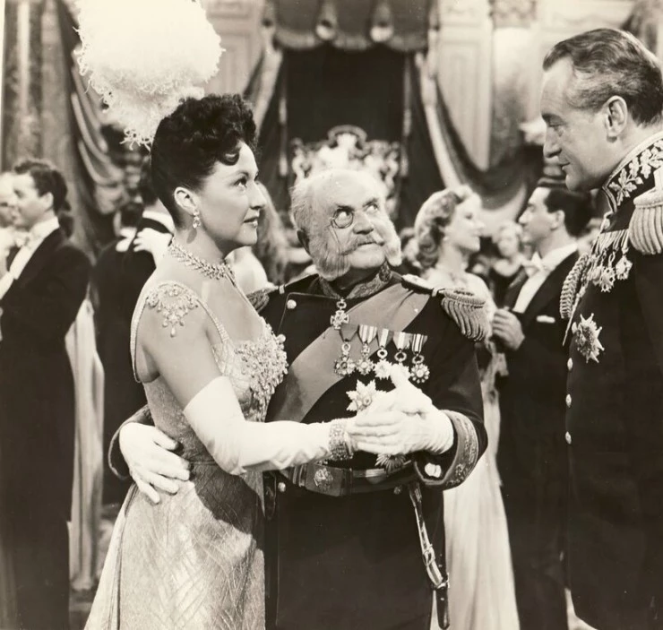 Назовите меня мадам (1953) через торрент бесплатно Назовите меня мадам (1953) фильм через торрент бесплатно