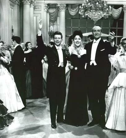 Назовите меня мадам (1953) через торрент скачать Назовите меня мадам (1953) фильм через торрент скачать