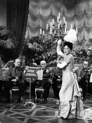 Назовите меня мадам (1953) в хорошем качестве через торрент Назовите меня мадам (1953) фильм в хорошем качестве через торрент