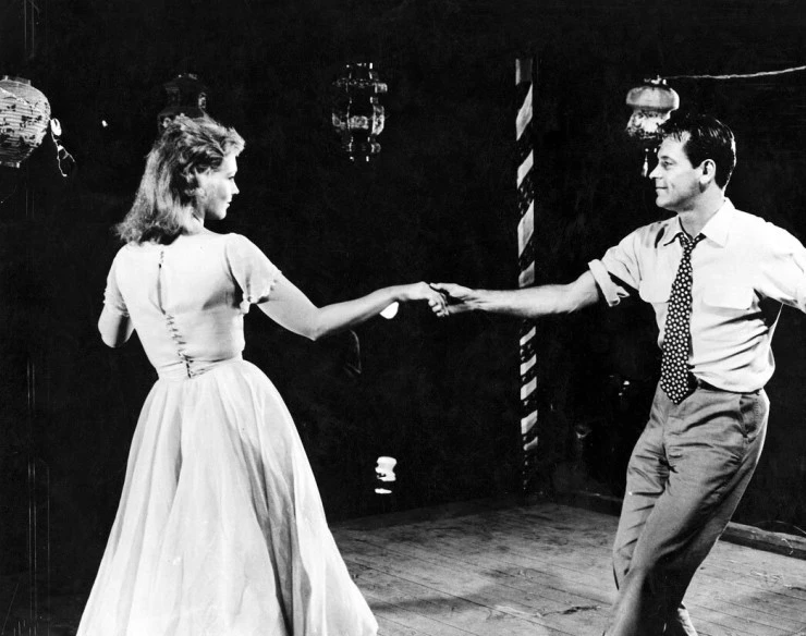 Пикник (1955) через торрент бесплатно Пикник (1955) фильм через торрент бесплатно