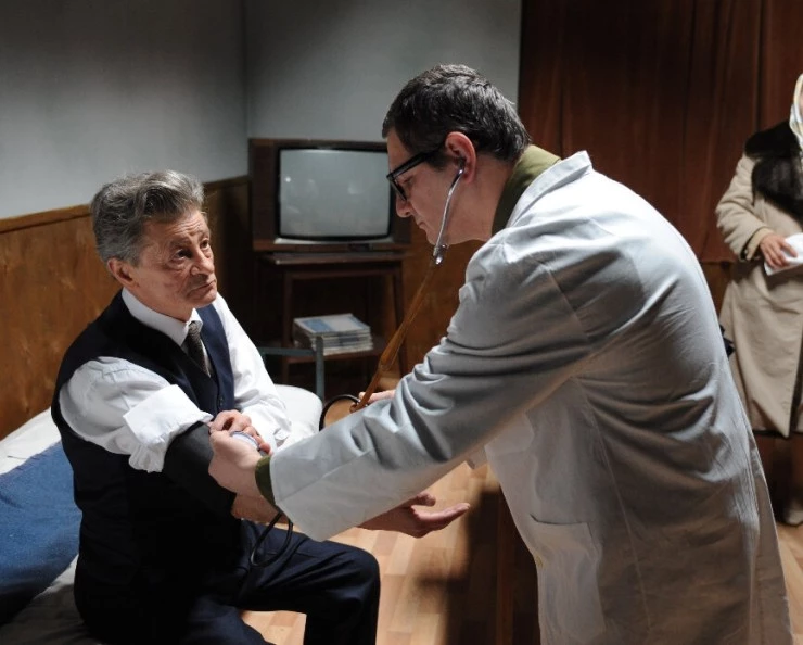 Три дня до Рождества (2012) через торрент бесплатно Три дня до Рождества (2012) фильм через торрент бесплатно