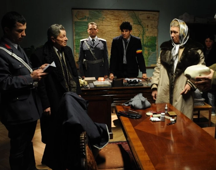 Три дня до Рождества (2012) в хорошем качестве через торрент Три дня до Рождества (2012) фильм в хорошем качестве через торрент