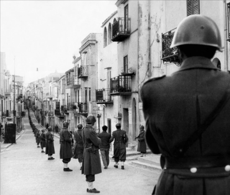 Сальваторе Джулиано (1961) через торрент скачать Сальваторе Джулиано (1961) фильм через торрент скачать