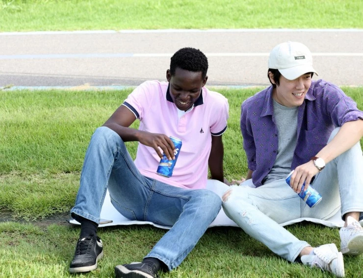 Прохиндей (2020) через торрент скачать Прохиндей (2020) фильм через торрент скачать