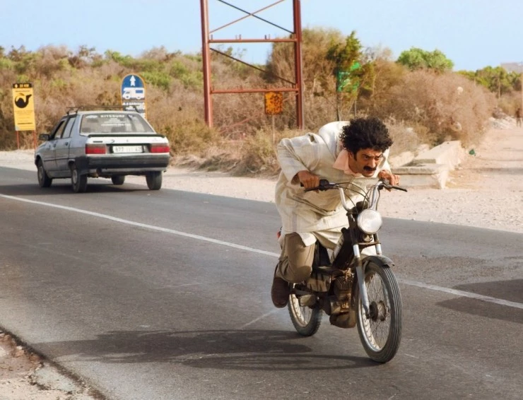 Халяльные полицейские страны (2011) через торрент скачать Халяльные полицейские страны (2011) фильм через торрент скачать