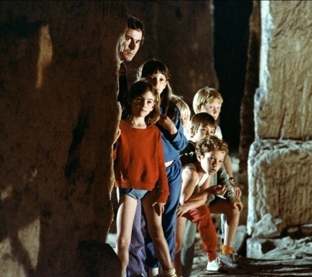 Маленькая банда (1983) через торрент бесплатно Маленькая банда (1983) фильм через торрент бесплатно