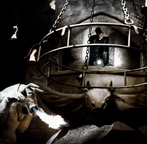 Земля Минотавра (1976) через торрент скачать Земля Минотавра (1976) фильм через торрент скачать