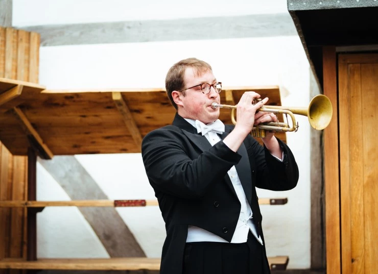 Globe: Виндзорские насмешницы (2019) через торрент бесплатно Globe: Виндзорские насмешницы (2019) фильм через торрент бесплатно