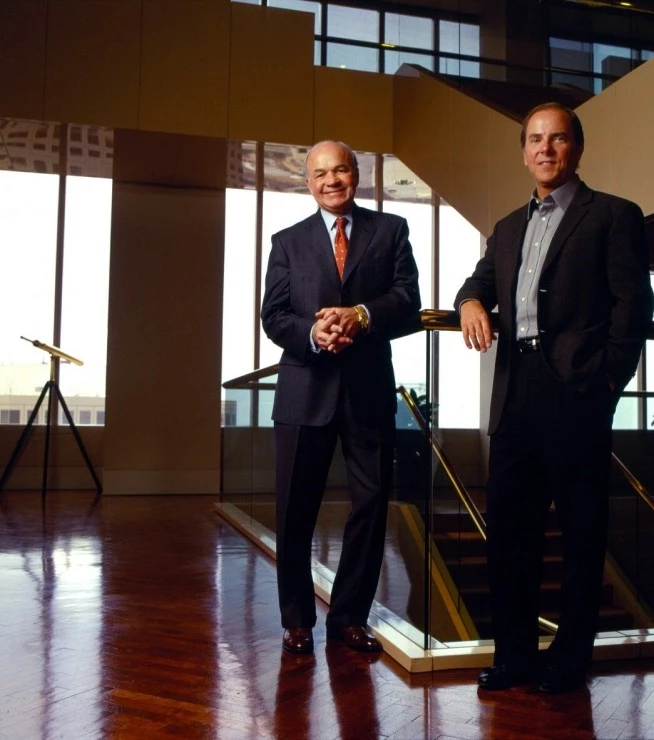 Энрон: Самые смышленые парни в комнате (2005) в хорошем качестве через торрент Энрон: Самые смышленые парни в комнате (2005) фильм в хорошем качестве через торрент