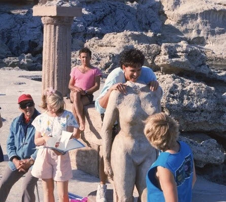 Крепкие тела 2 (1986) через торрент бесплатно Крепкие тела 2 (1986) фильм через торрент бесплатно