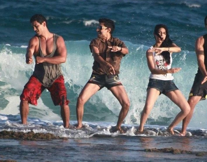 Ф.А.Л.Т.У. (2011) через торрент бесплатно Ф.А.Л.Т.У. (2011) фильм через торрент бесплатно