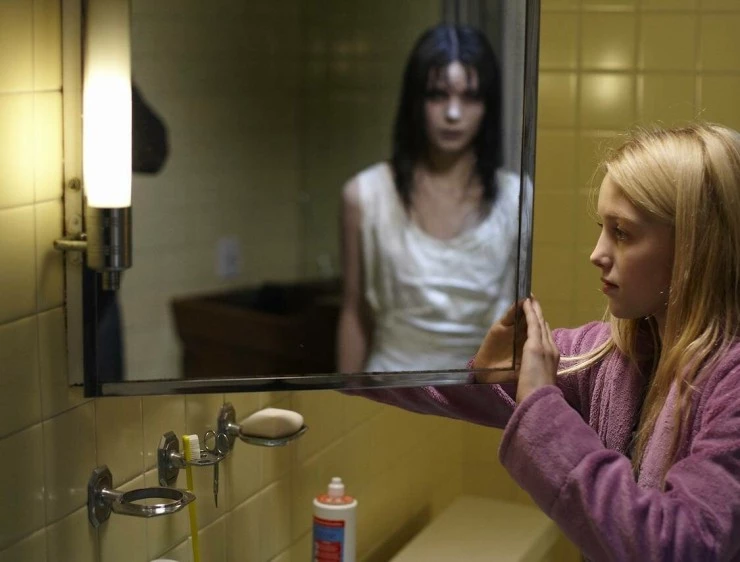 Стена с секретами (2010) через торрент скачать Стена с секретами (2010) фильм через торрент скачать