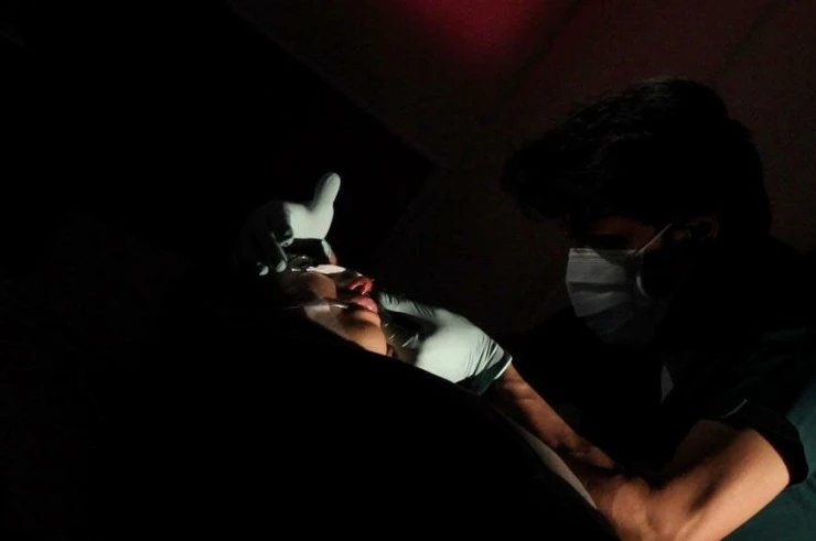 Под нож (2018) через торрент скачать Под нож (2018) фильм через торрент скачать